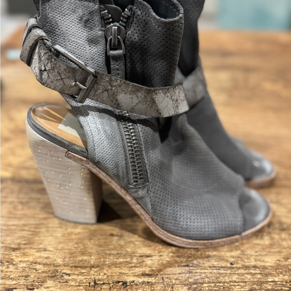 Dolce Vita Gray Women's Heeled Sandals